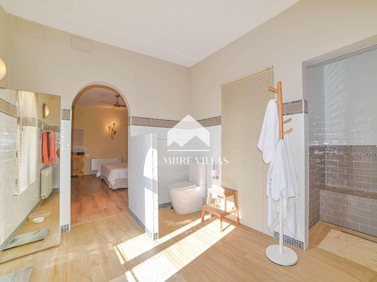 Villa for Sale in El Valle