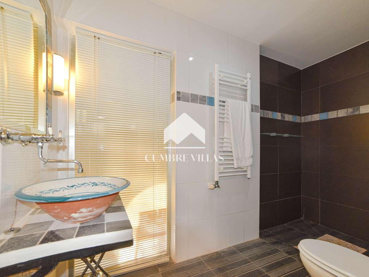 Villa for Sale in El Valle
