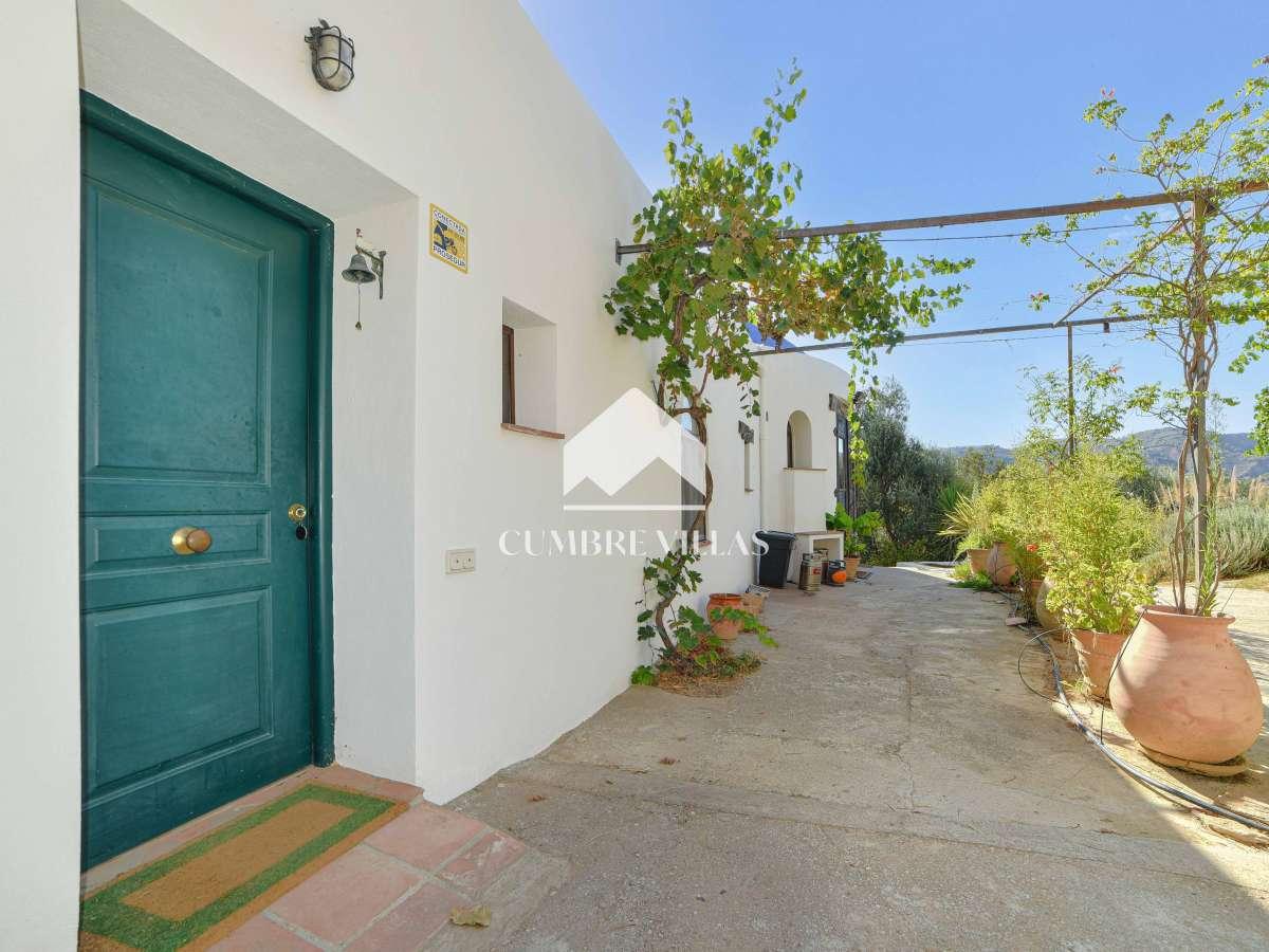 Villa for Sale in El Valle