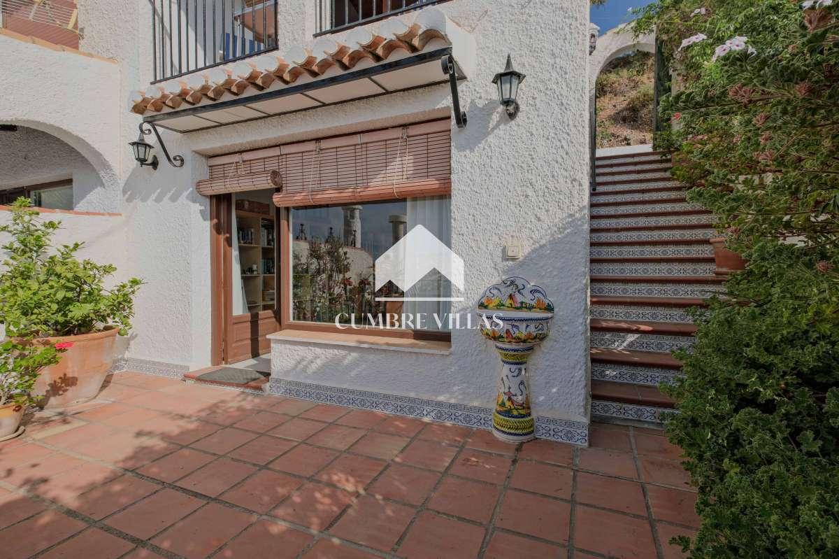 Villa for Sale in Salobreña