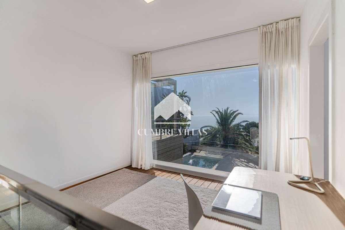Villa for Sale in Almuñécar
