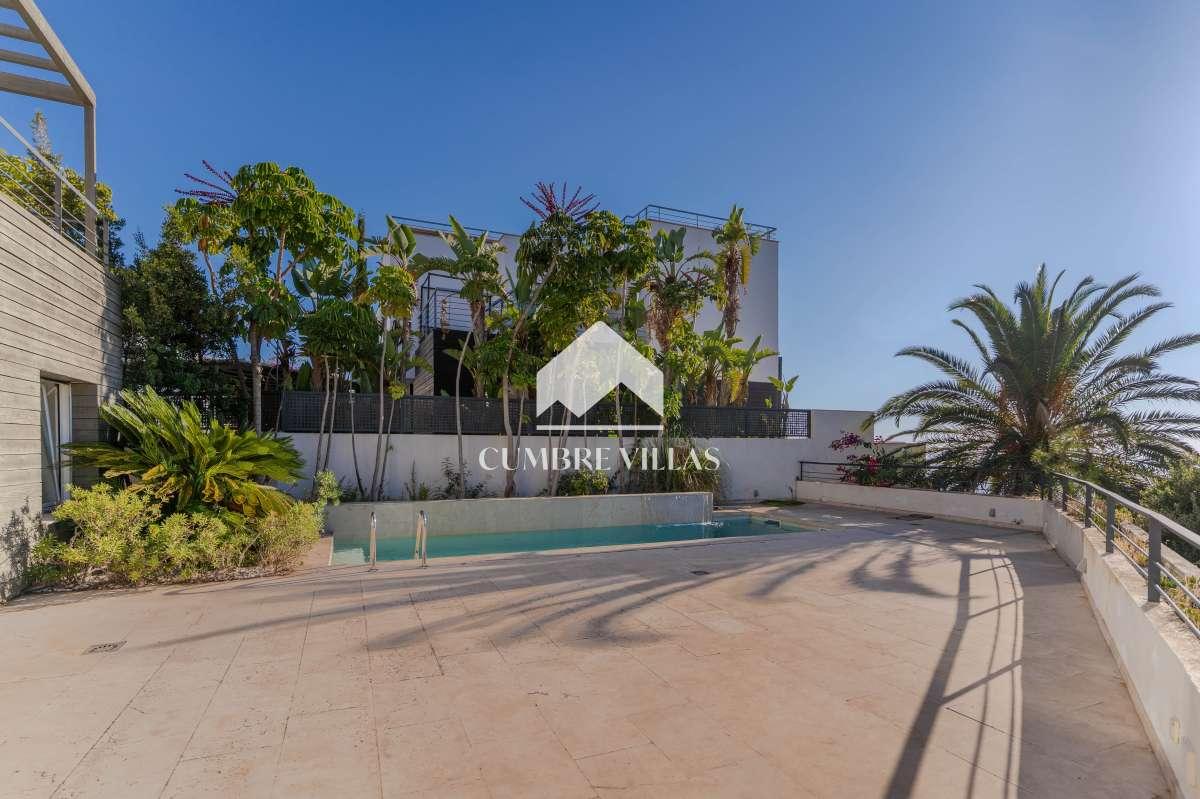 Villa for Sale in Almuñécar