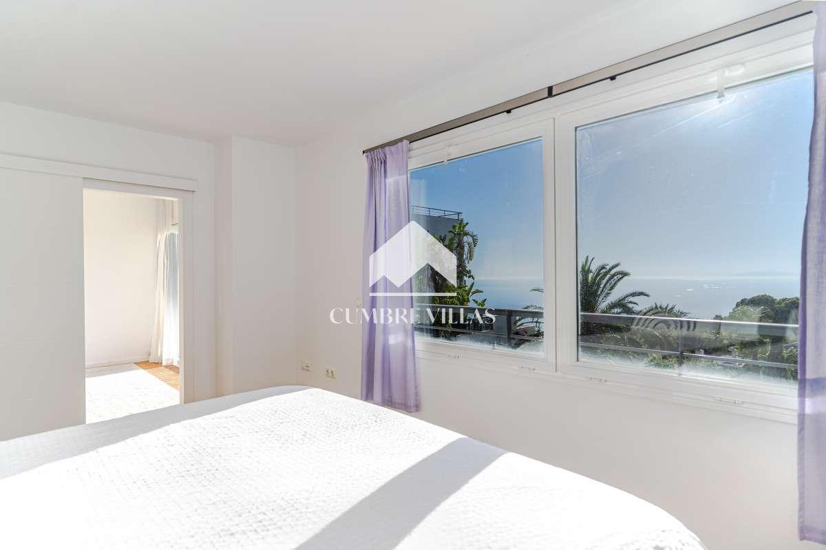 Villa for Sale in Almuñécar