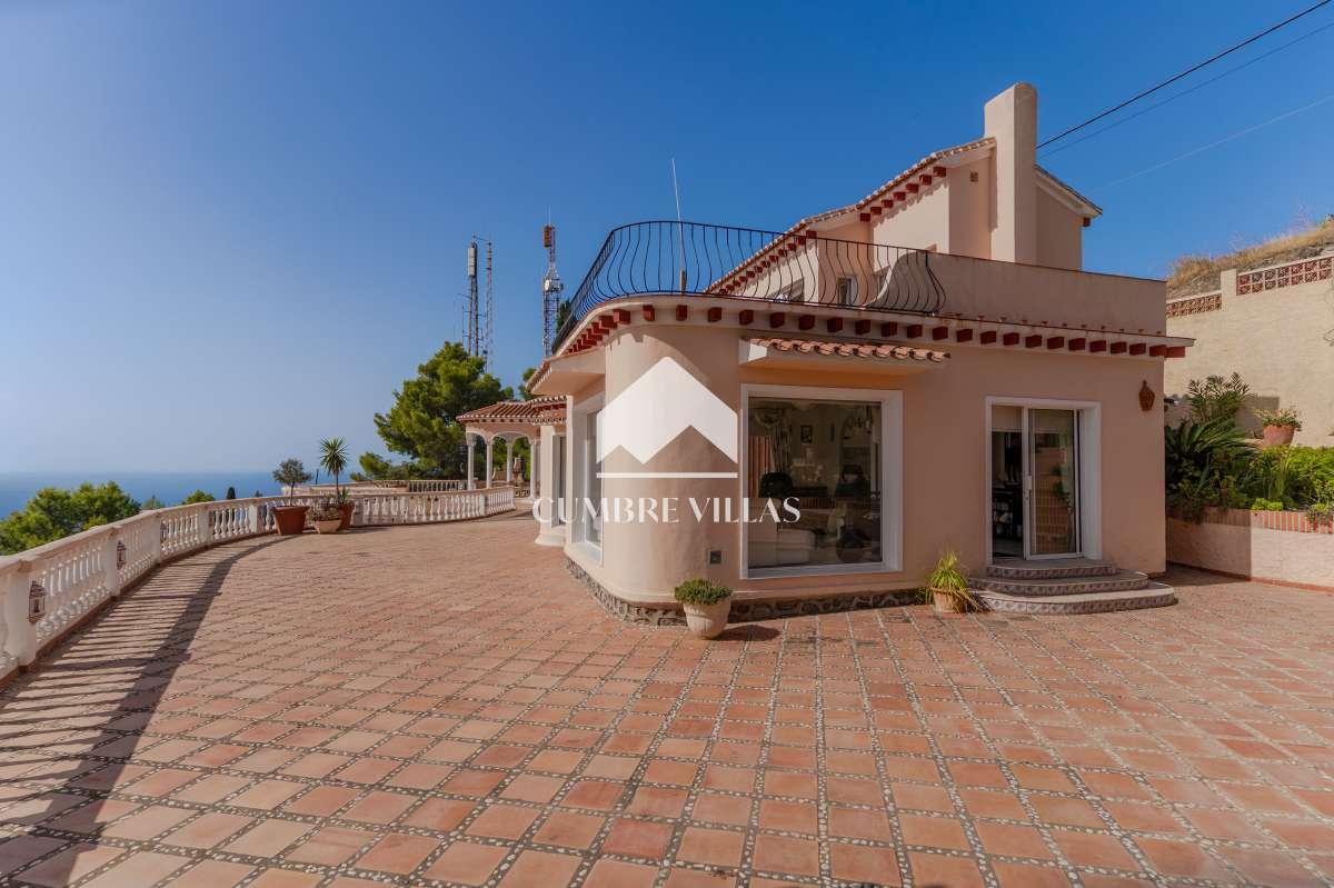 Villa for Sale in Almuñécar