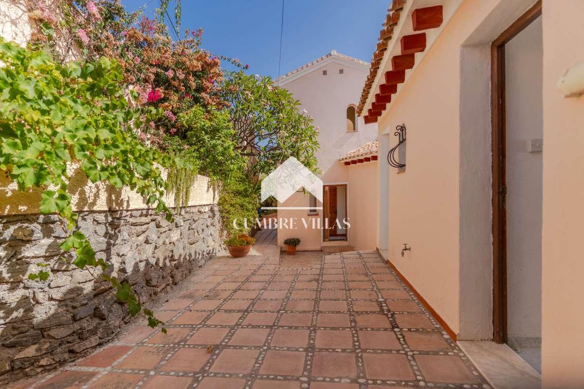 Villa for Sale in Almuñécar