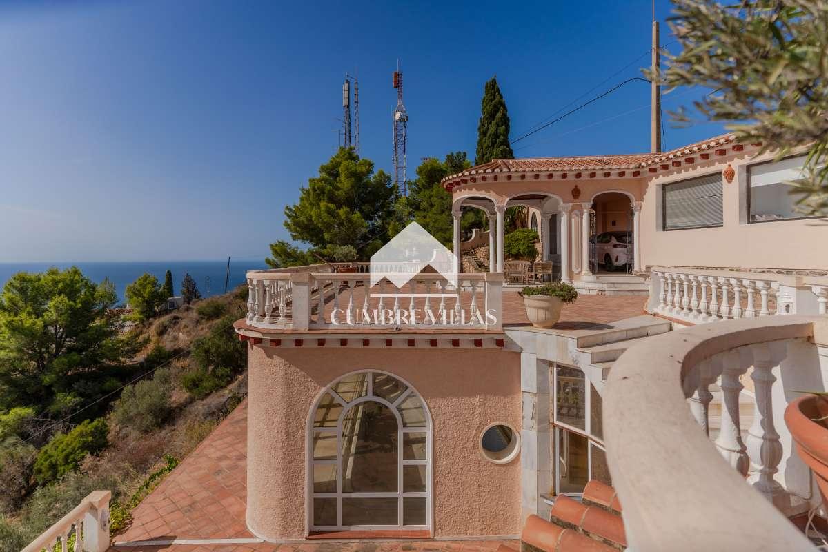 Villa for Sale in Almuñécar