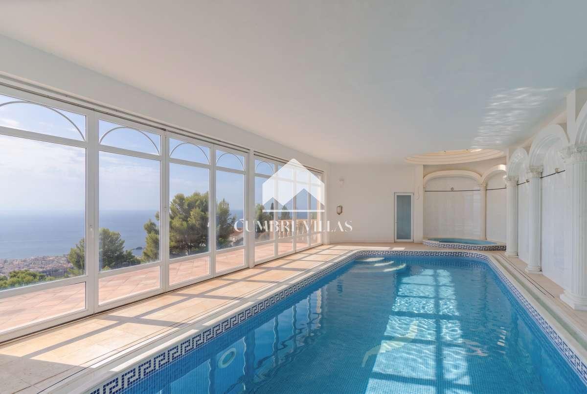 Villa for Sale in Almuñécar