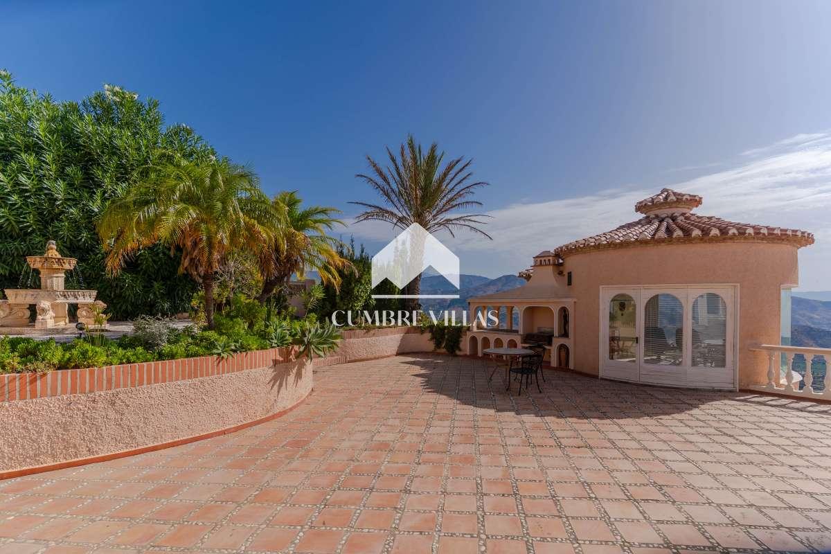Villa for Sale in Almuñécar
