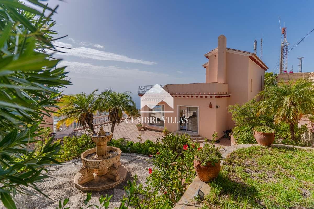 Villa for Sale in Almuñécar