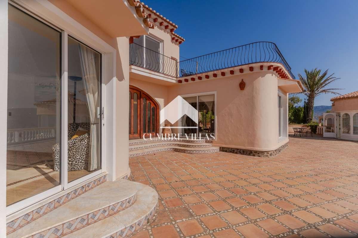 Villa for Sale in Almuñécar