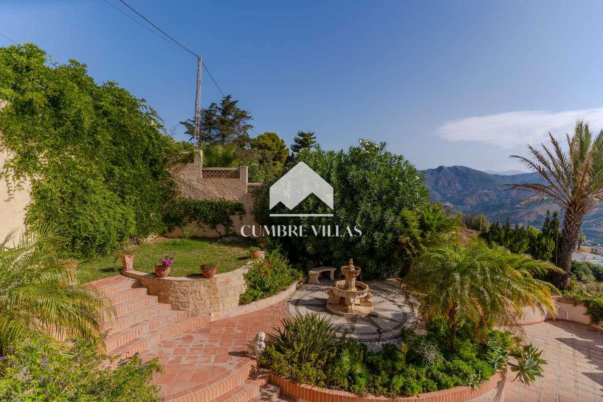 Villa for Sale in Almuñécar