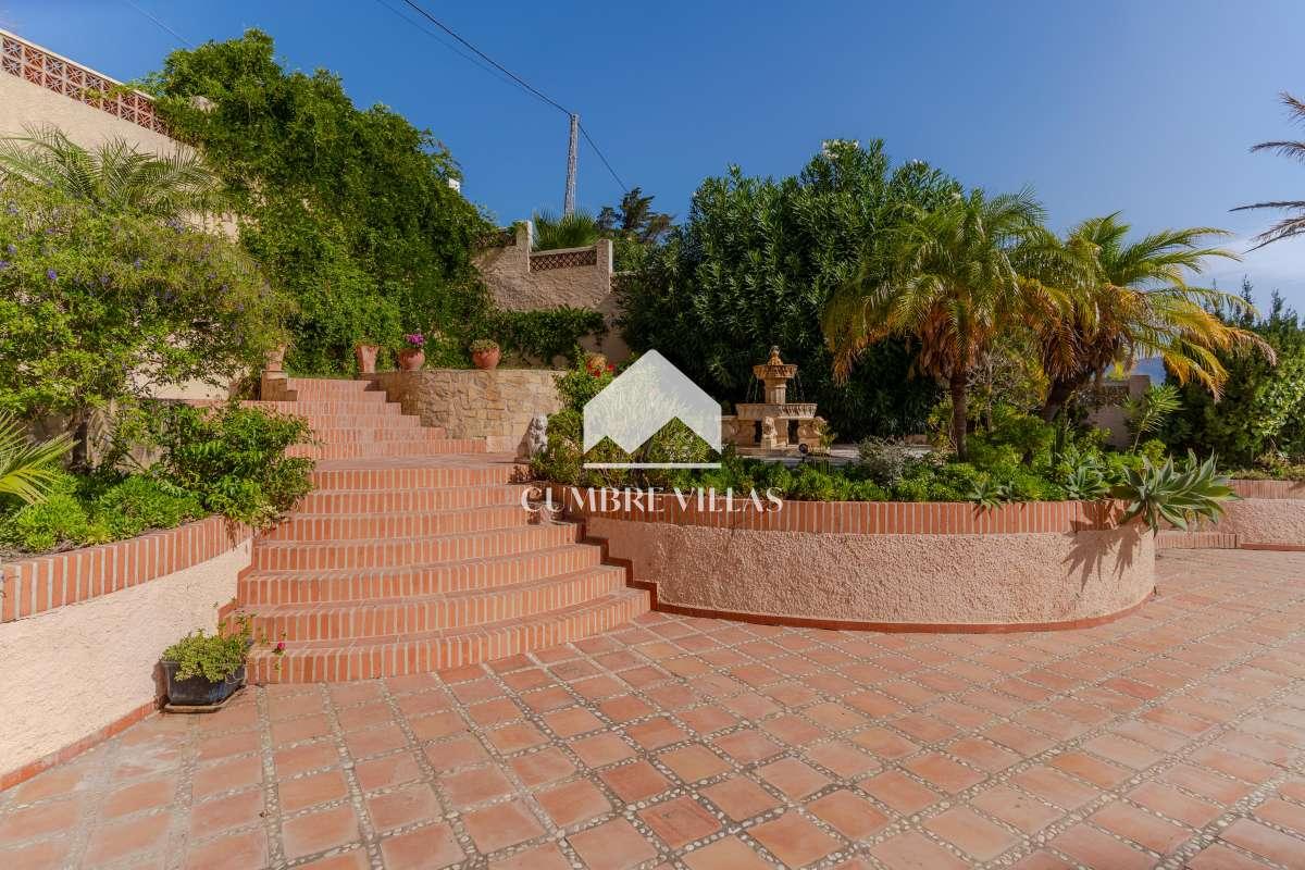 Villa for Sale in Almuñécar