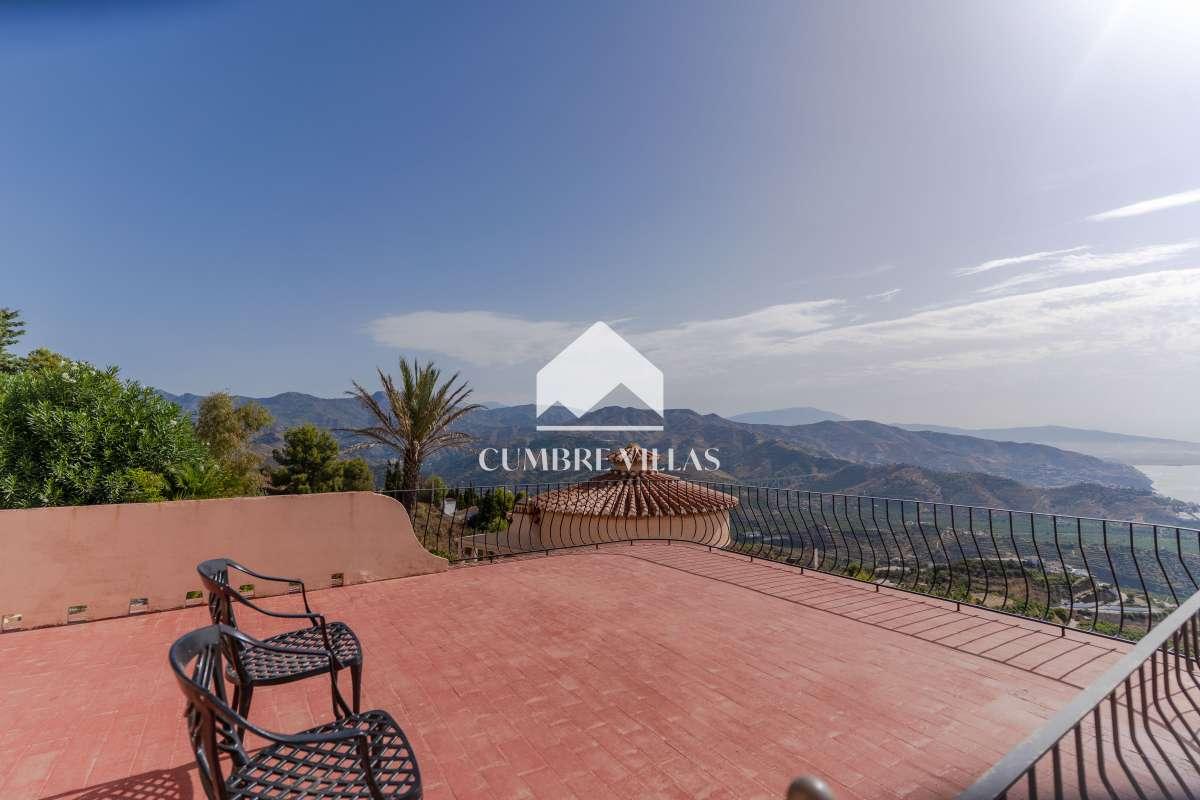 Villa for Sale in Almuñécar