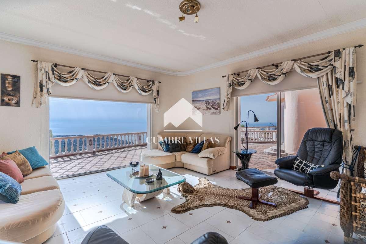 Villa for Sale in Almuñécar