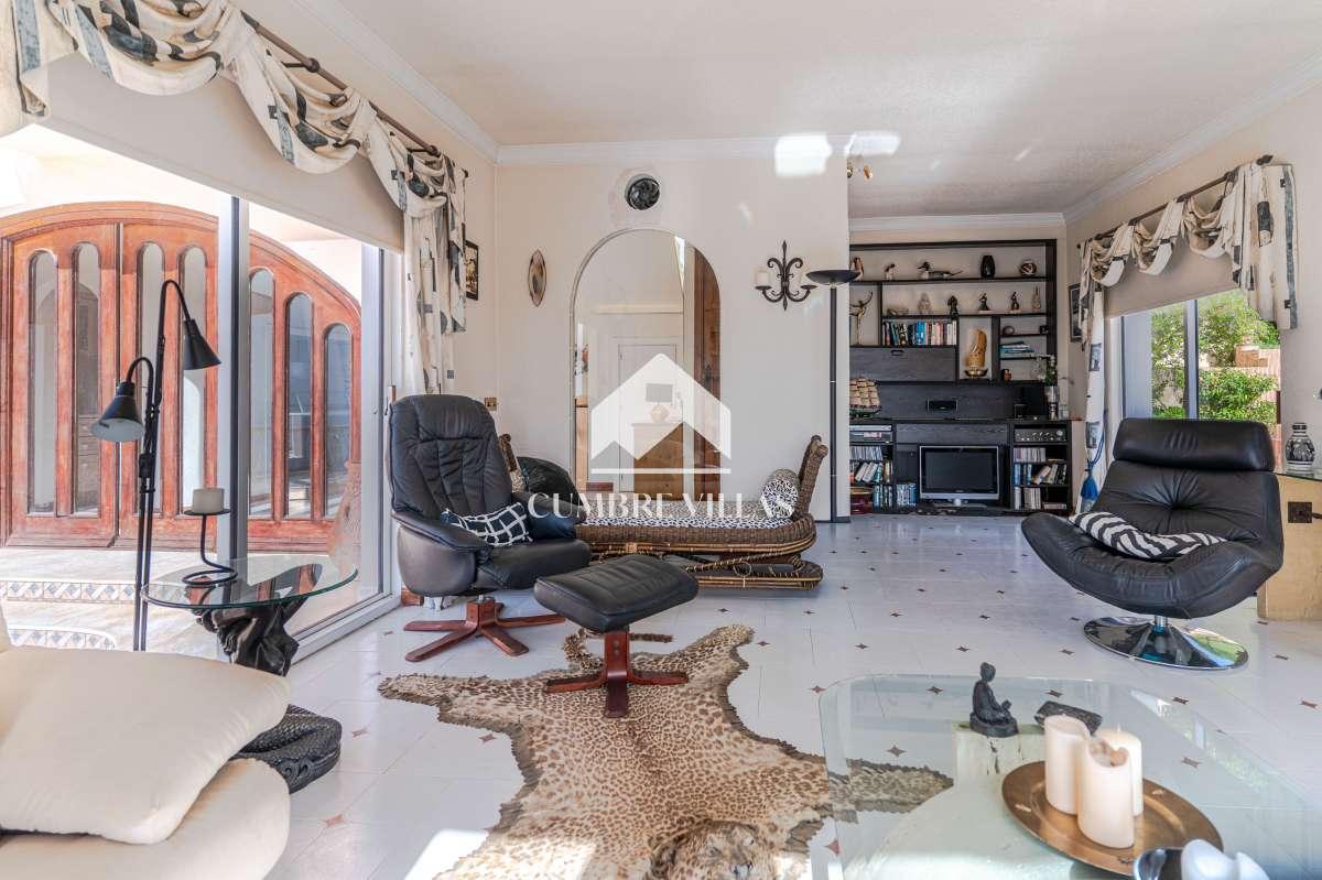 Villa for Sale in Almuñécar