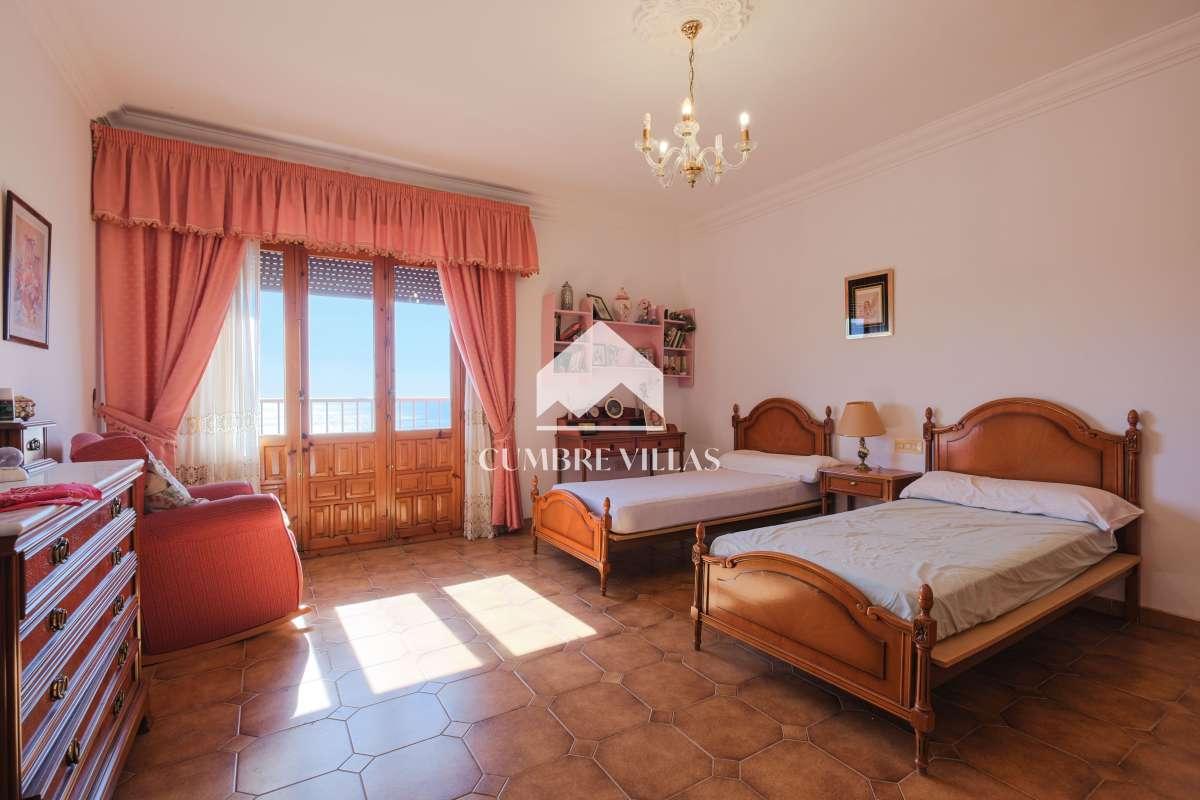 Villa for Sale in Salobreña