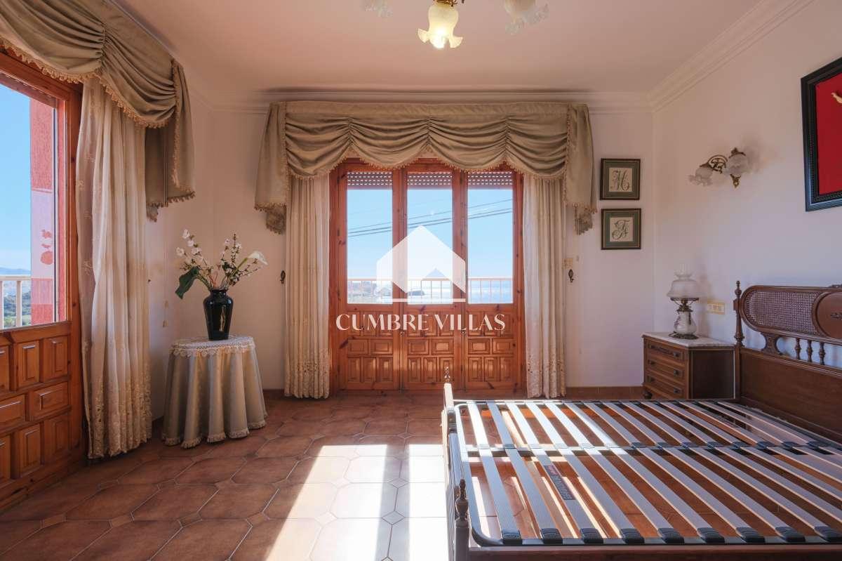 Villa for Sale in Salobreña