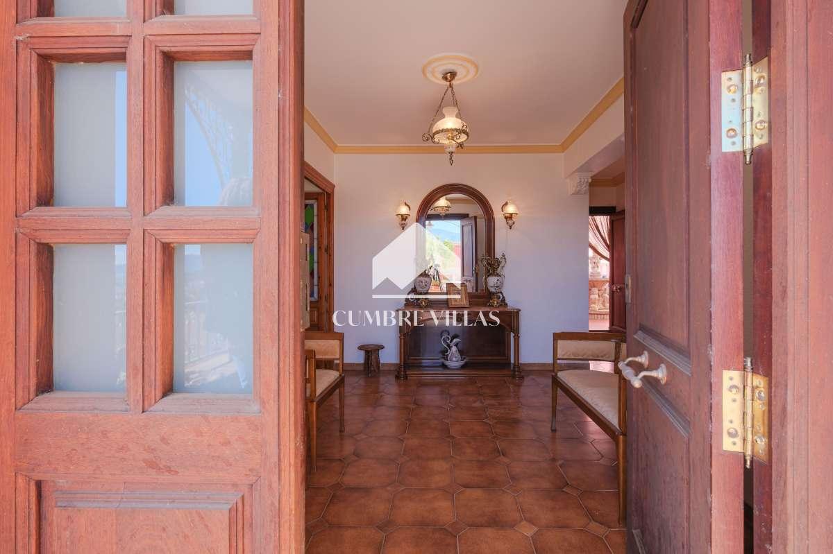 Villa for Sale in Salobreña