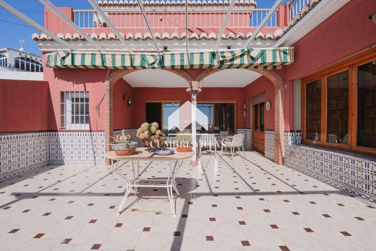 Villa for Sale in Salobreña