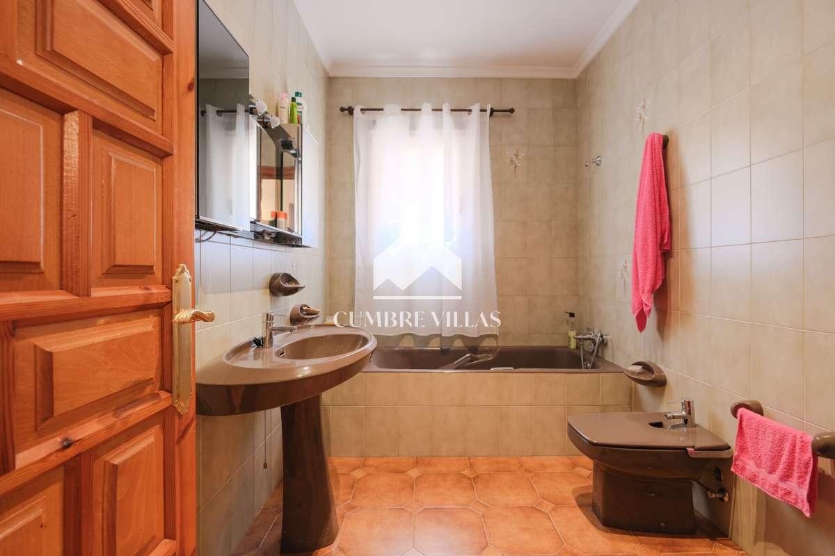 Villa for Sale in Salobreña