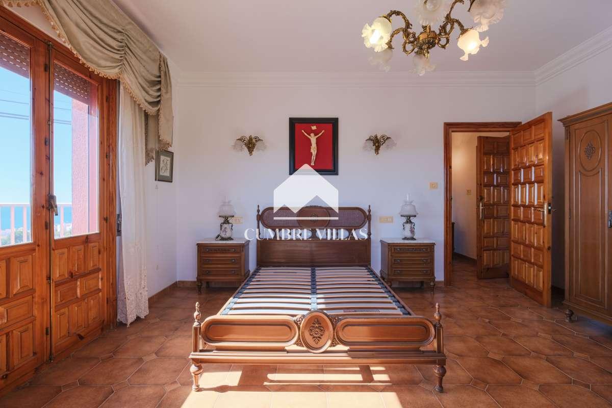 Villa for Sale in Salobreña