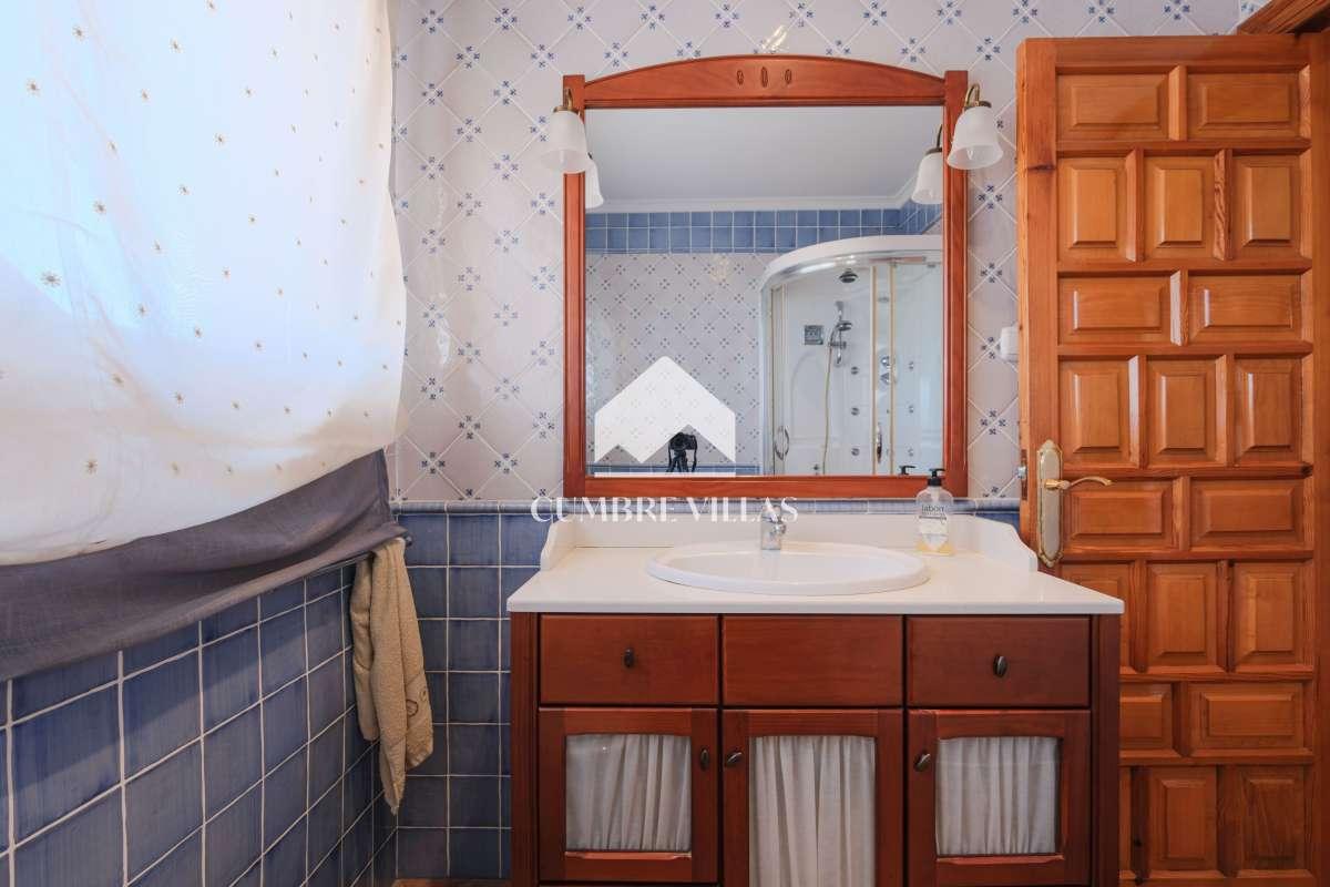 Villa for Sale in Salobreña
