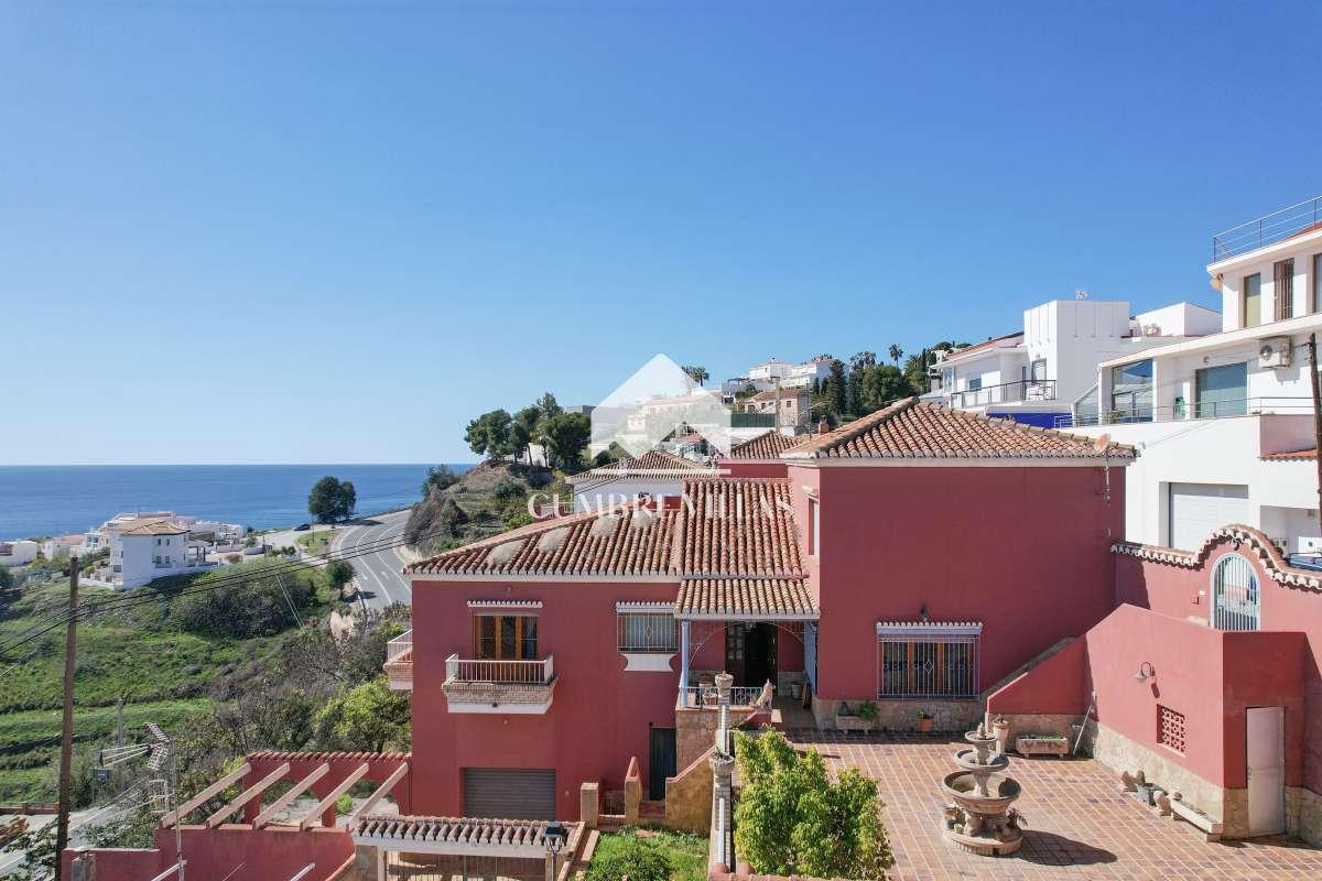 Villa for Sale in Salobreña