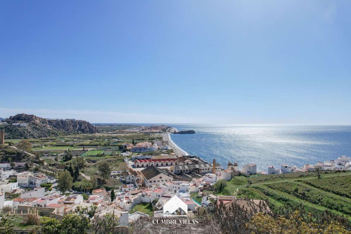 Villa for Sale in Salobreña