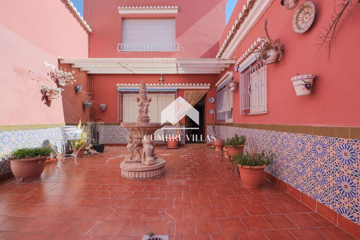 Villa for Sale in Salobreña
