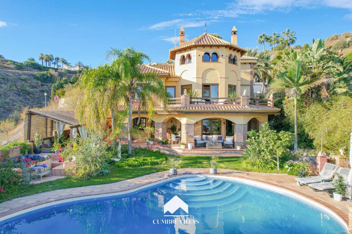 Villa for Sale in Salobreña