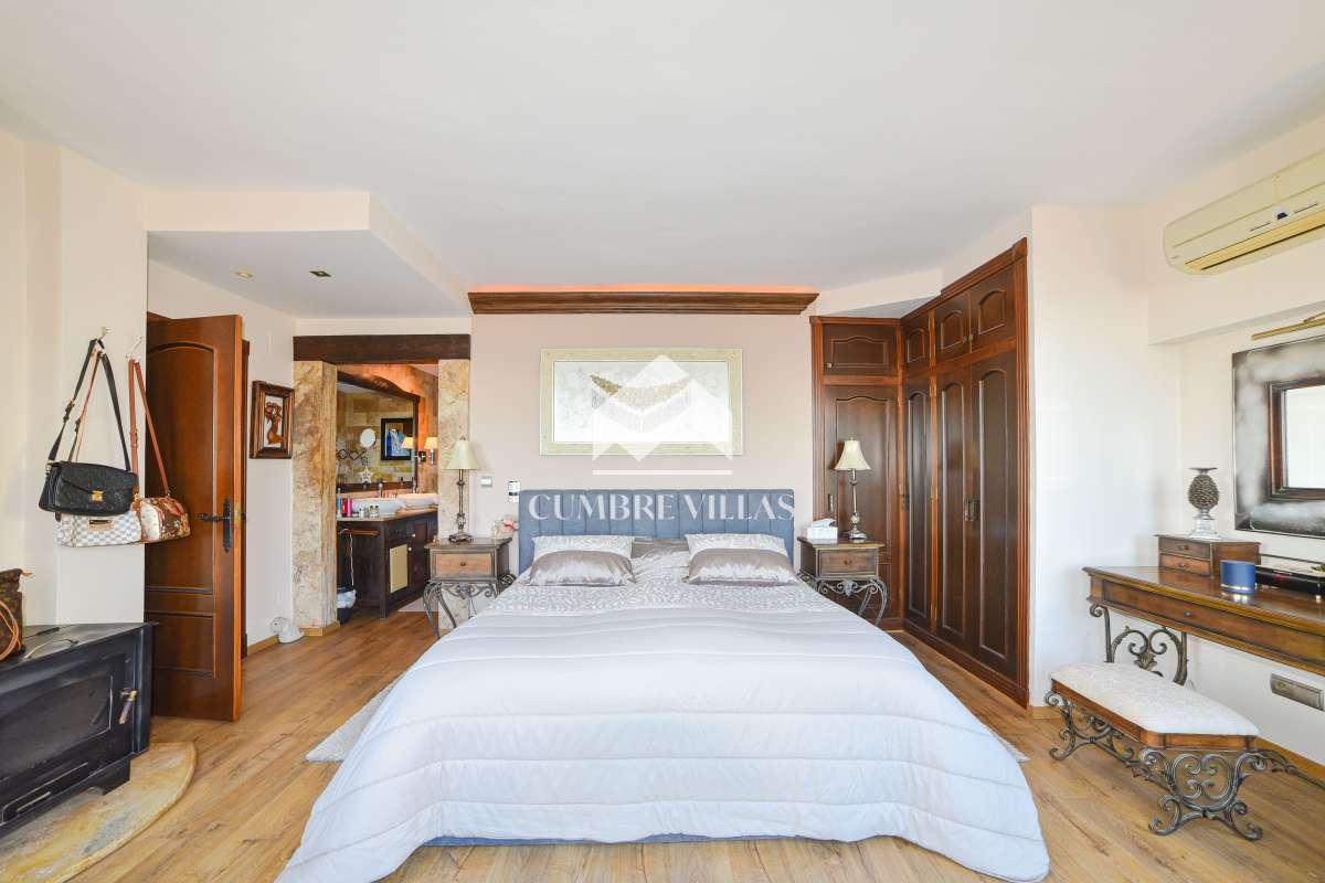 Villa for Sale in Salobreña