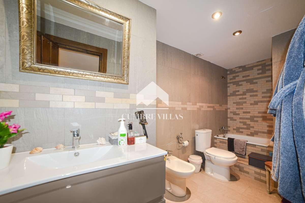 Villa for Sale in Salobreña