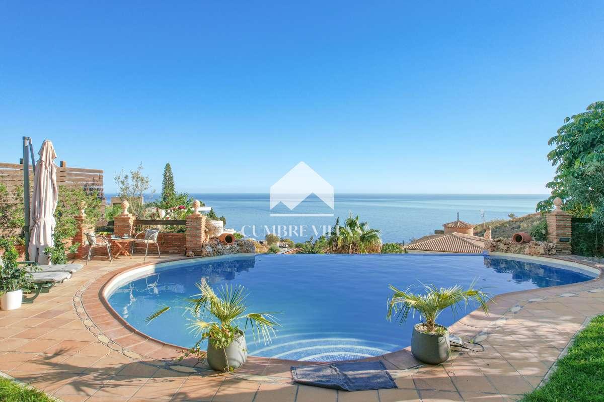 Villa for Sale in Salobreña