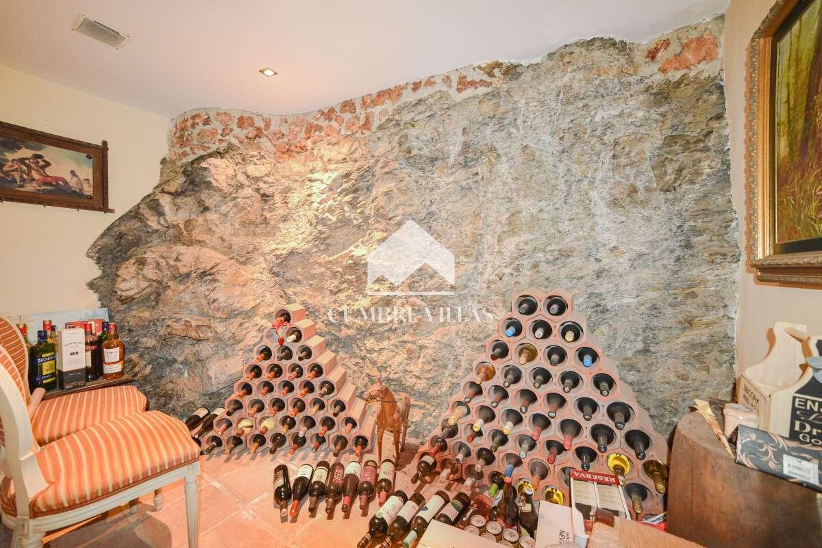 Villa for Sale in Salobreña