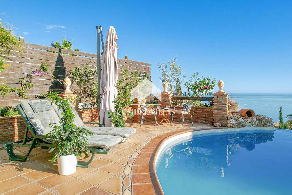 Villa for Sale in Salobreña