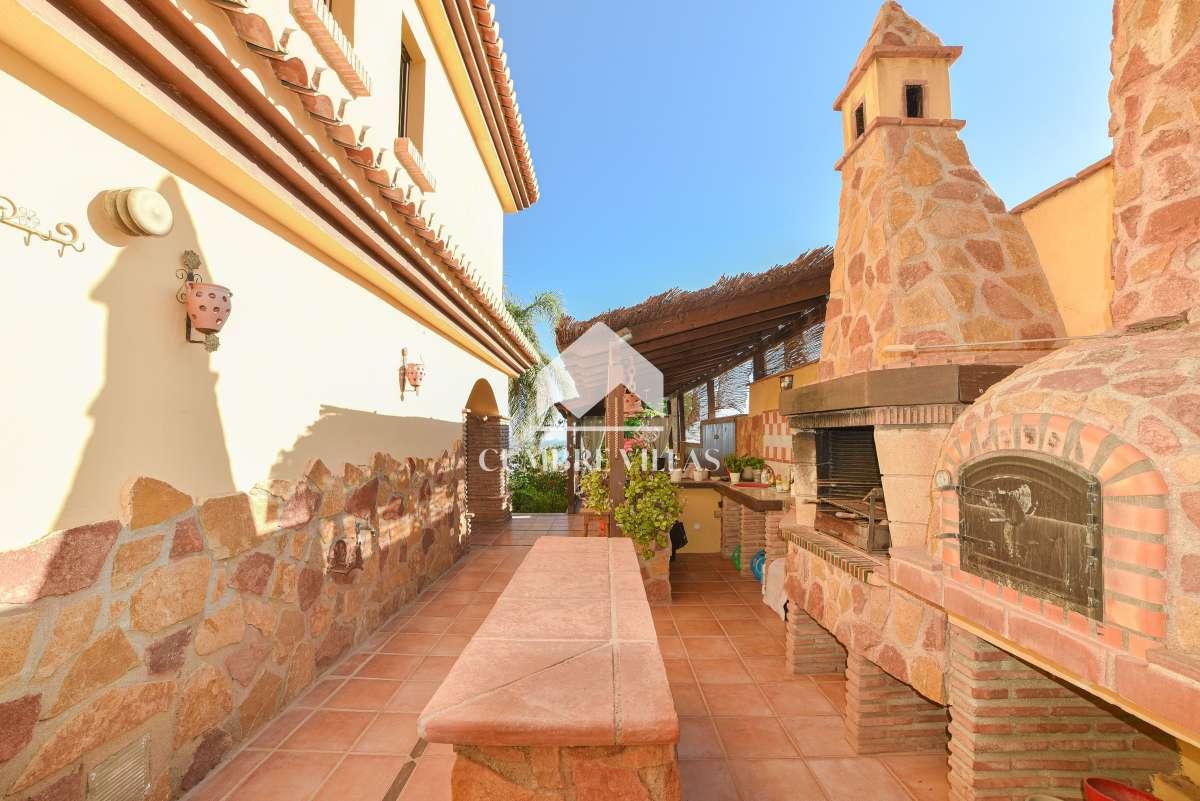 Villa for Sale in Salobreña