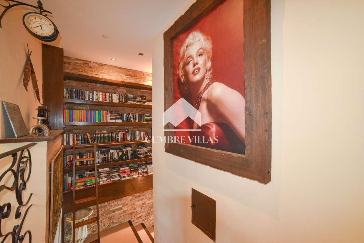 Villa for Sale in Salobreña