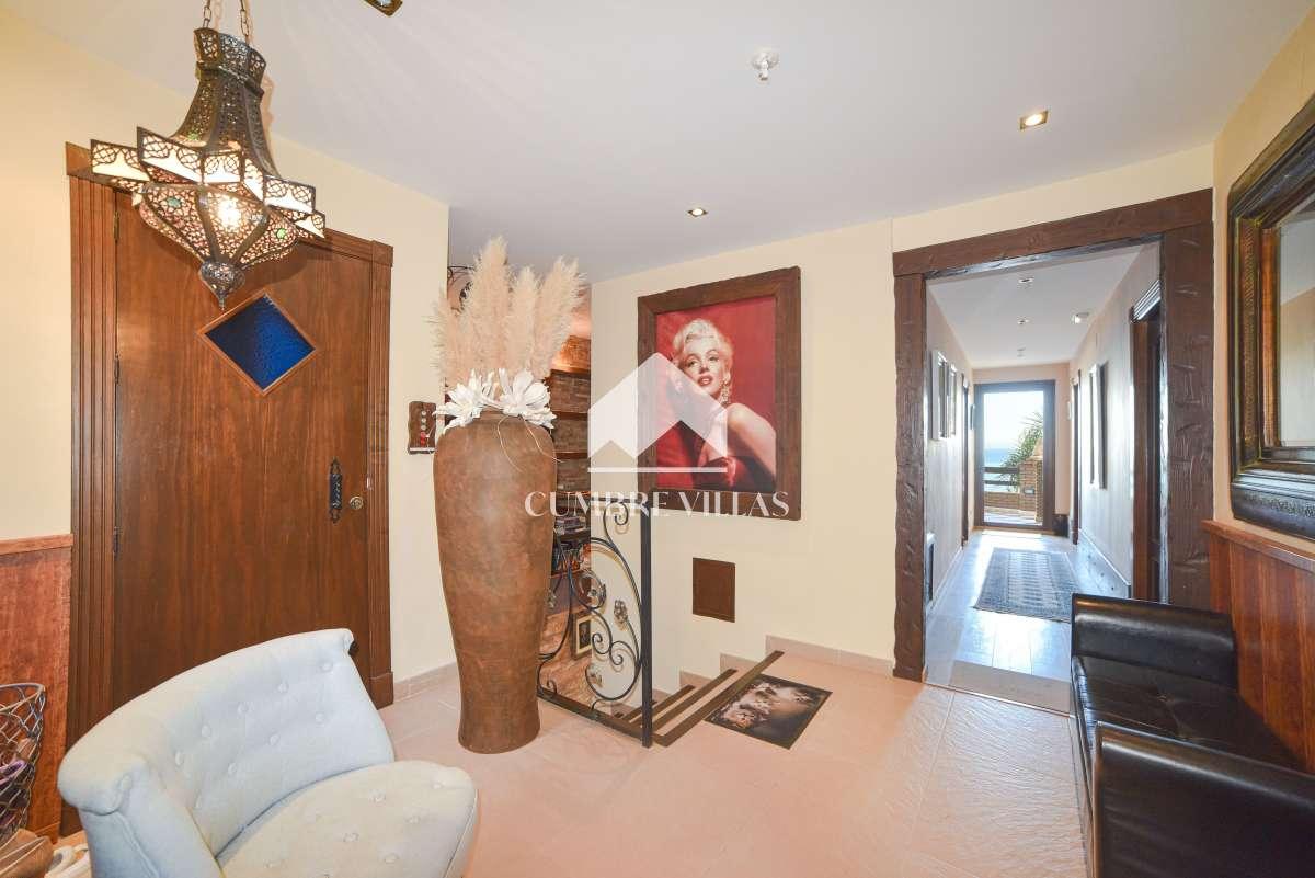 Villa for Sale in Salobreña