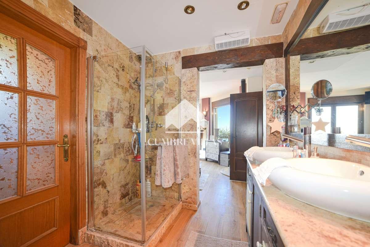 Villa for Sale in Salobreña