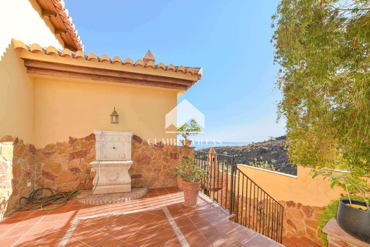 Villa for Sale in Salobreña