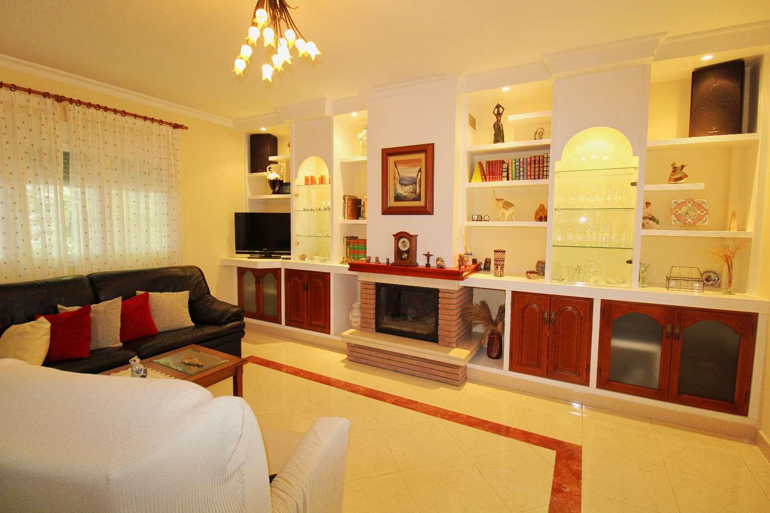Villa for Sale in Alhaurín de la Torre