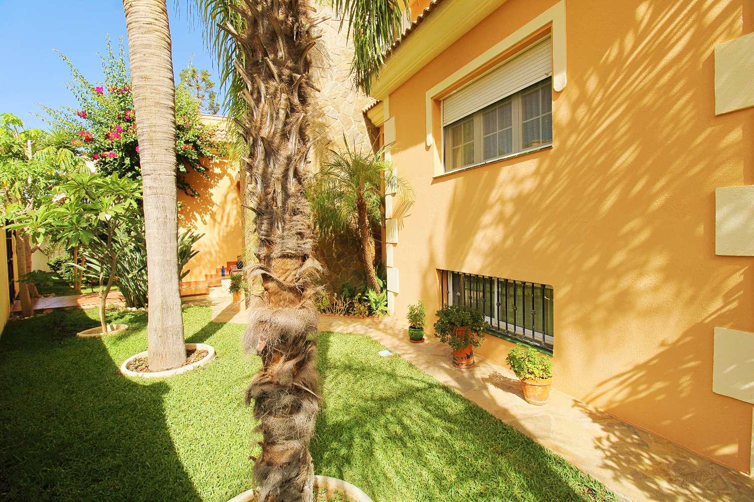 Villa for Sale in Alhaurín de la Torre