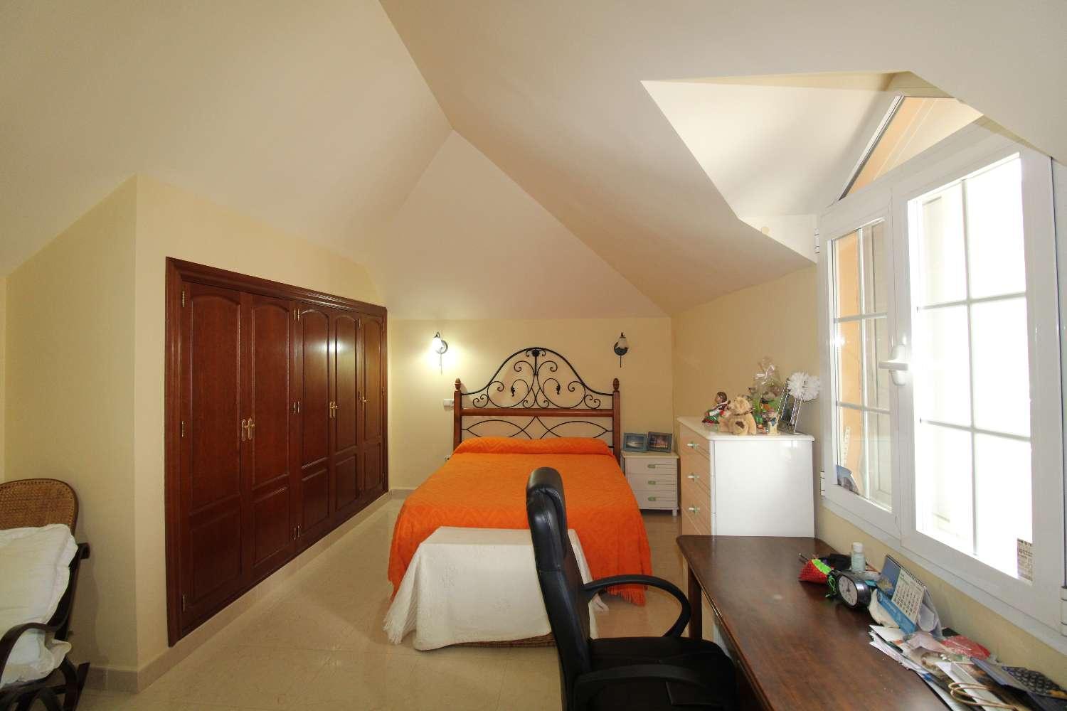 Villa for Sale in Alhaurín de la Torre