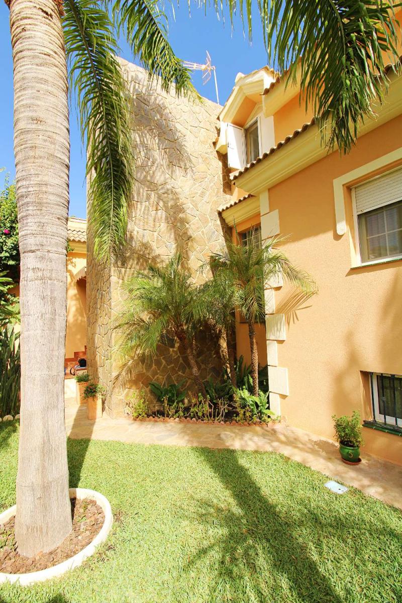 Villa for Sale in Alhaurín de la Torre