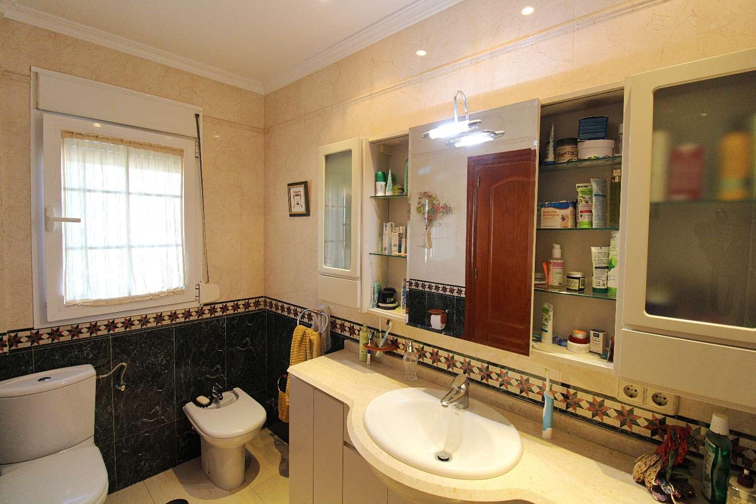 Villa for Sale in Alhaurín de la Torre