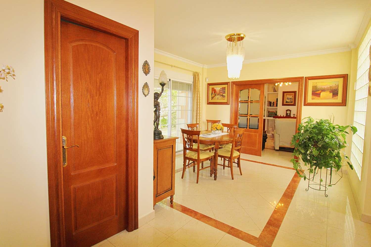Villa for Sale in Alhaurín de la Torre