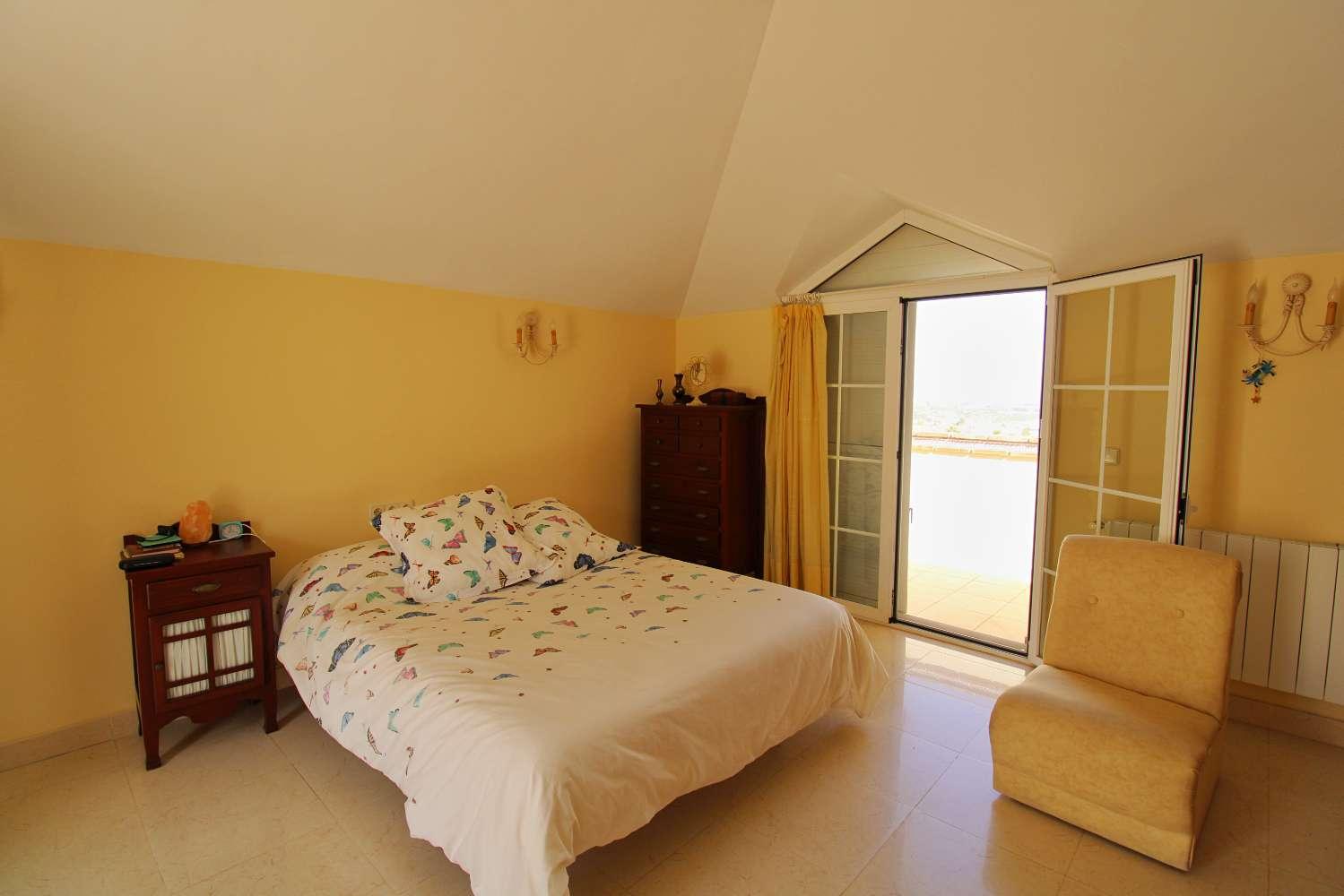 Villa for Sale in Alhaurín de la Torre