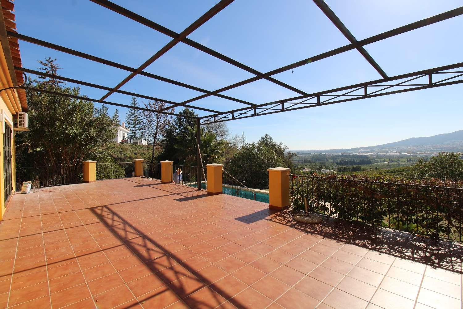 Villa for Sale in Alhaurín de la Torre