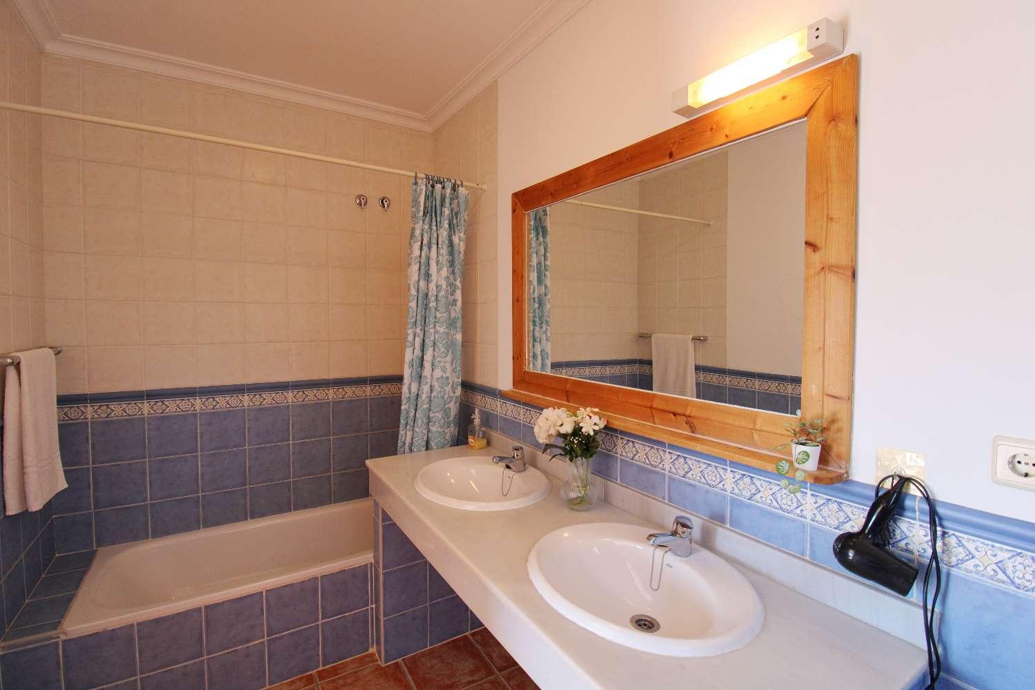Villa for Sale in Alhaurín de la Torre
