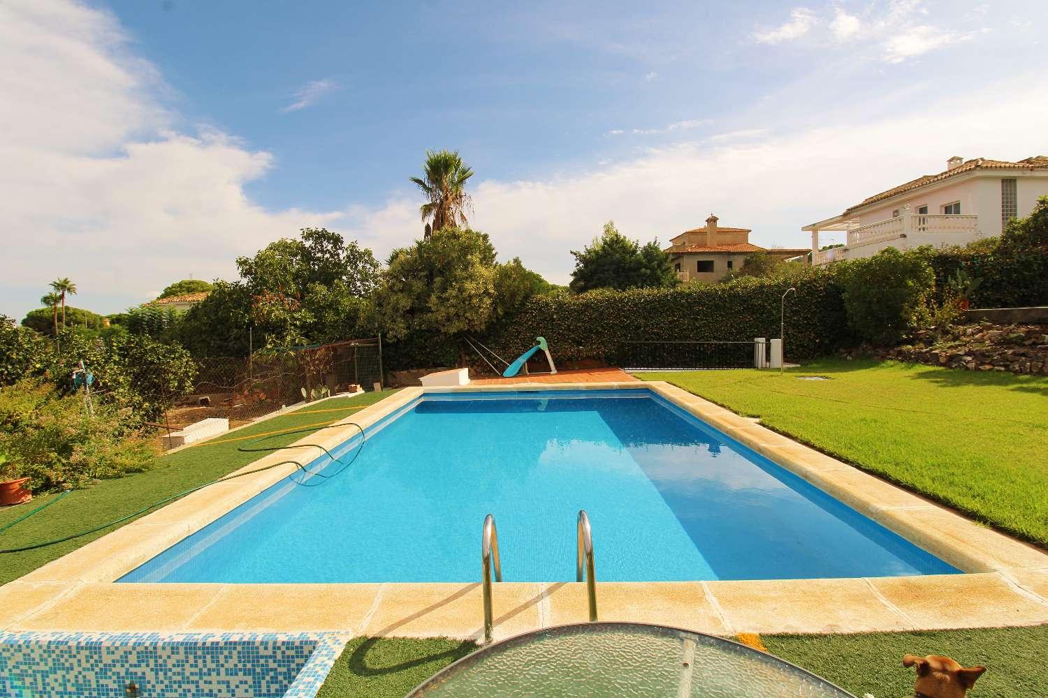 Villa en Alquiler en Alhaurín de la Torre